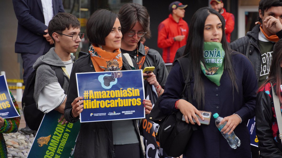 ¡América Latina será toda ambientalista!💪🏼 Alzamos nuestras voces y acompañamos a la sociedad civil, colectivos ambientalistas y parlamentarios en movilización social #SOSAmazonía desde el Parque de los Hippies en Bogotá. En colectivo estamos construyendo un frente para defender