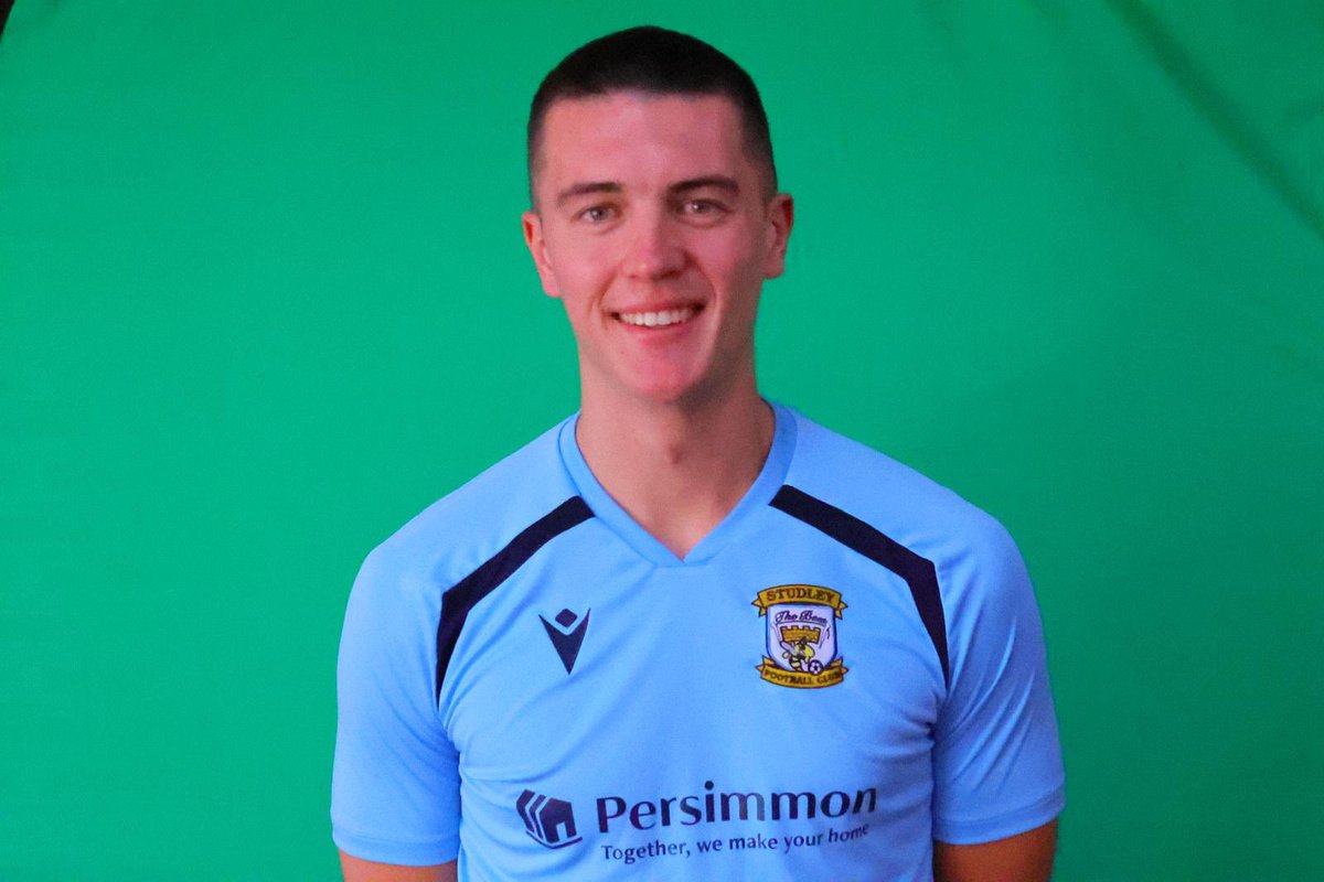 Welcome back to the Bees… Harry Lake! 

After realising there’s no place like home…  Harry Lake resigns for Studley FC 🩵

#UpTheBees | #BetterLakethanNever 🐝