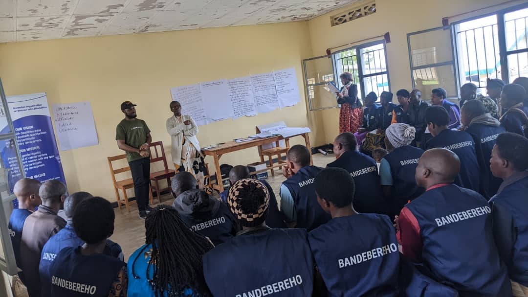 RwandaUnabu's tweet photo. Today @RwandaUnabu #partnership @rwamrec   @RBCRwanda @IDRC_CRDI @equimundo_org complete training of 234 CHWs in 9 health Centers #Disability #inclusionmatters to ensure #GenderEquality #Bandebereho Program implementation @GakenkeDistrict  #LeaveNoOneBehind #EVAW #maternalhealth https://t.co/PY0uSUfKqw