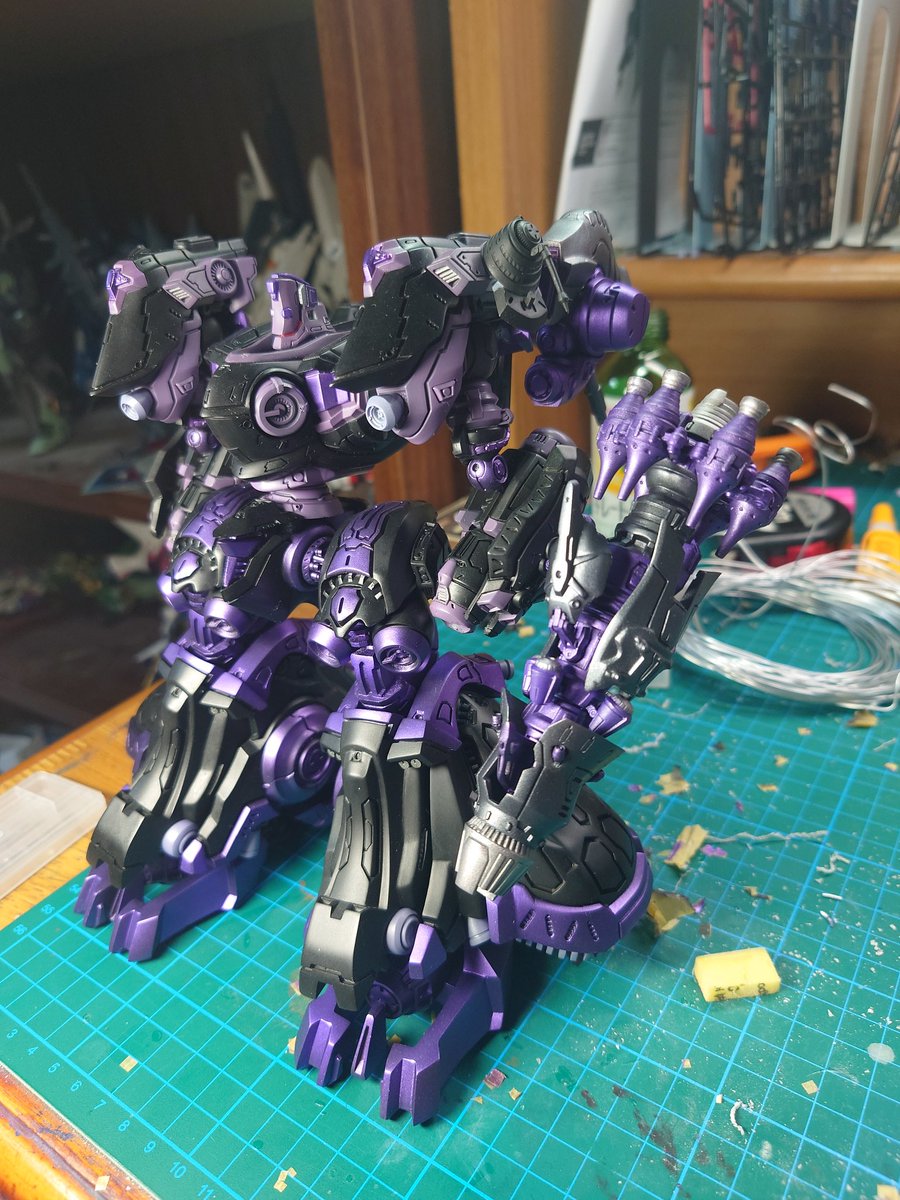 とりあえずできた武装を付けてみた
ワーム砲はパーツ紛失して今頼んでいるので待ってください