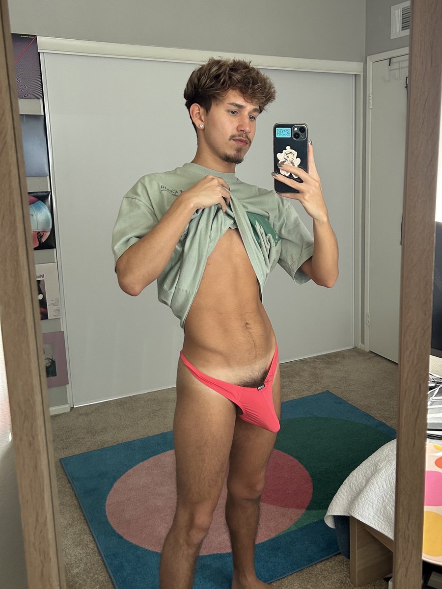 jackpride4life's tweet photo. 🤩thick in the right mf places, Comment "hey" and see🏳️‍🌈🏳️‍🌈 https://t.co/K7wHm2MalV