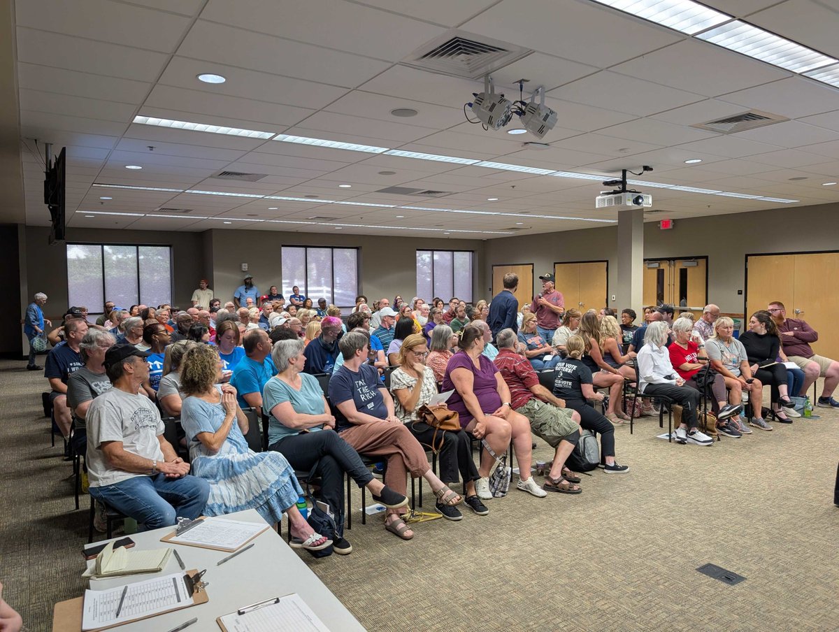 MO Jobs with Justice Voter Action (bsky:@mojwjva) (@mojwj) on Twitter photo 📢St. Charles County packed the house last night at the emergency meeting, and the energy was undeniable. Politicians want to rig maps & divide our communities—Missourians aren’t having it. <a href="/ProtectVotersMO/">Missouri Voter Protection Coalition</a> <a href="/moworkerscenter/">Missouri Workers Center (Bluesky: @moworkers.org)</a> <a href="/standup_kc/">Stand Up KC</a>
#fightbackmo #moleg 📢St. Charles County packed the house last night at the emergency meeting, and the energy was undeniable. Politicians want to rig maps & divide our communities—Missourians aren’t having it. <a href="/ProtectVotersMO/">Missouri Voter Protection Coalition</a> <a href="/moworkerscenter/">Missouri Workers Center (Bluesky: @moworkers.org)</a> <a href="/standup_kc/">Stand Up KC</a>
#fightbackmo #moleg