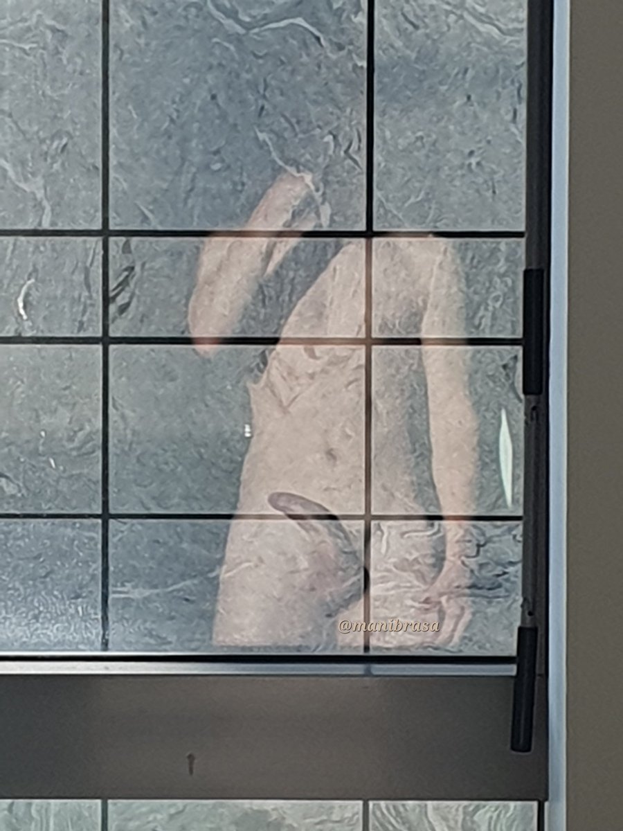 Alors ? Qui a été sage et vient me retrouver au bureau ? #gayexhib #gaynude #ExhibGuy #GayNSFW