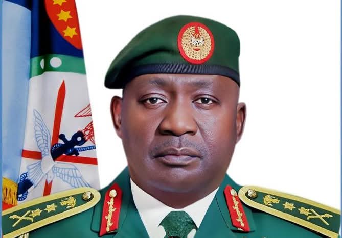 Garbavc's tweet photo. Shugaban Sojojin Nigeria General Christopher Musa Lagbaja ya shawarci 'yan Nigeria da su koyi hanyoyin KARE KANSU 👌 https://t.co/CNTucTPIzq