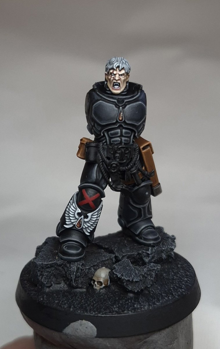 Been a while since I spent a bit of time on one mini, so gonna try and do an extra special death company captain