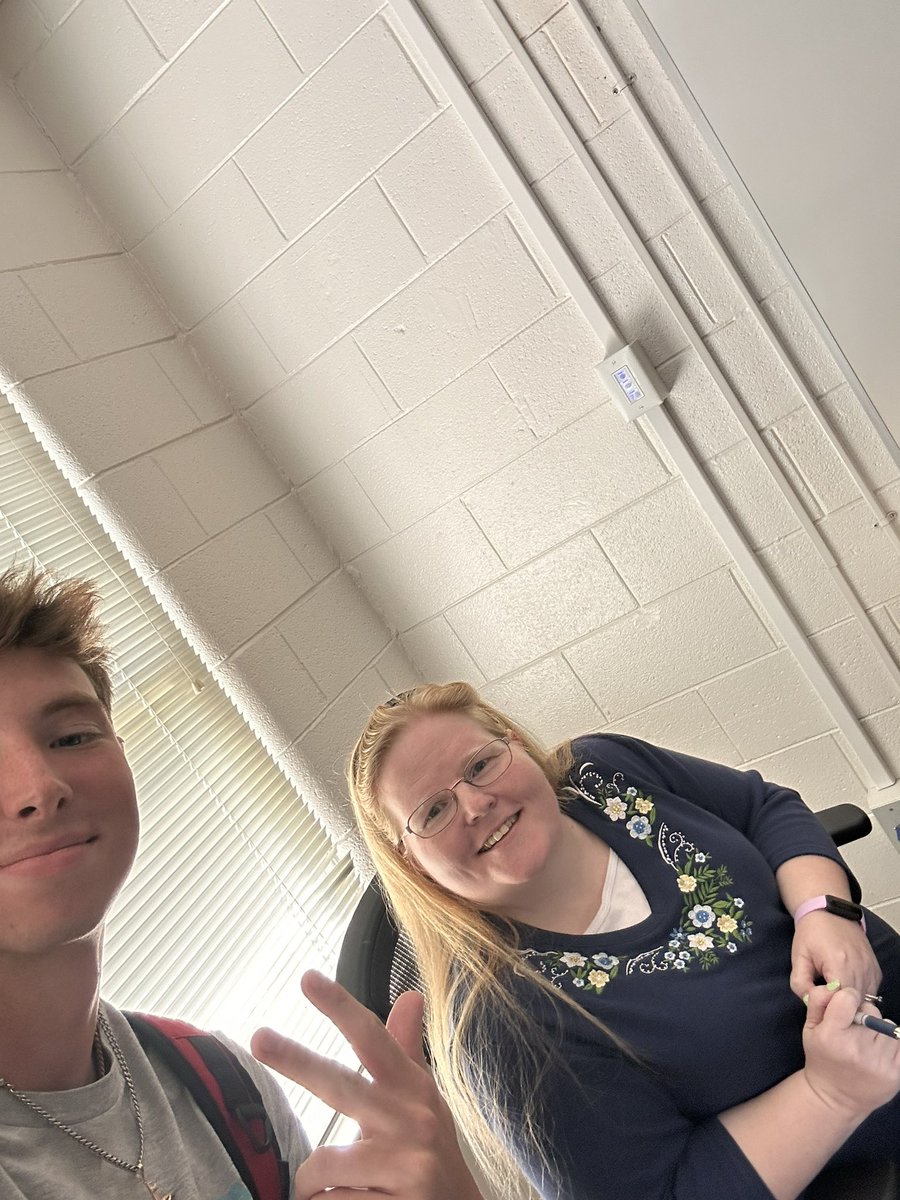 ColbyLintell_'s tweet photo. @ftccathletics @Nic_Love6 #picswprofs https://t.co/6jPUbEpifh