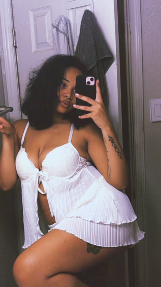 kayforeva's tweet photo. feeling grown &amp; sexy in my white 🪞 https://t.co/BrONBt8YmW