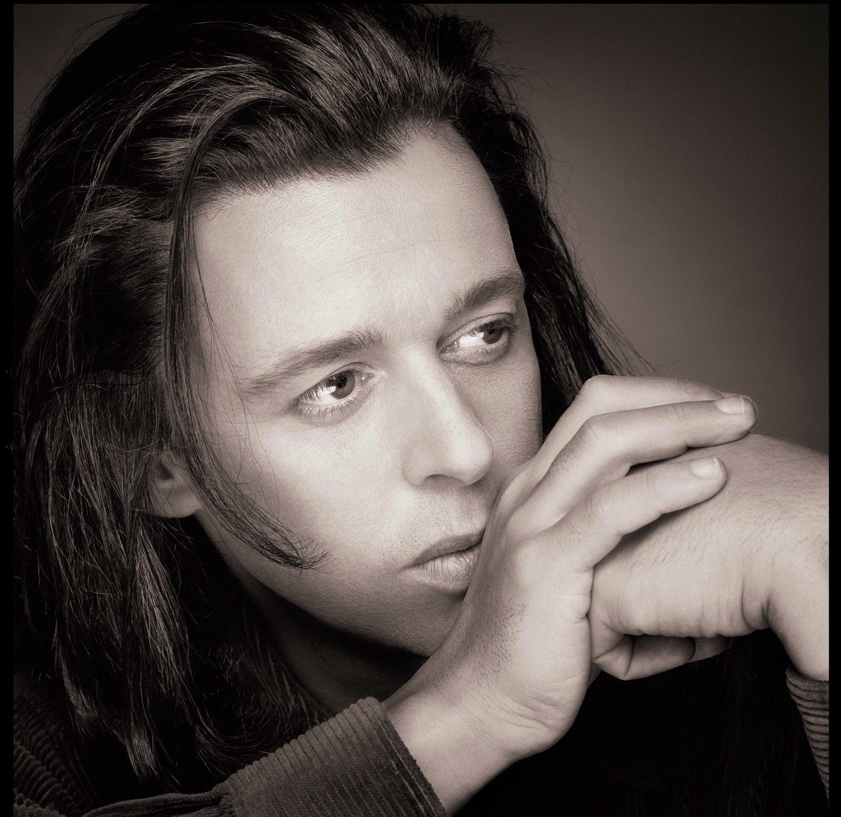 Happy 64th birthday to Roland Orzabal.

What are your favorite Tears For Fears tracks?