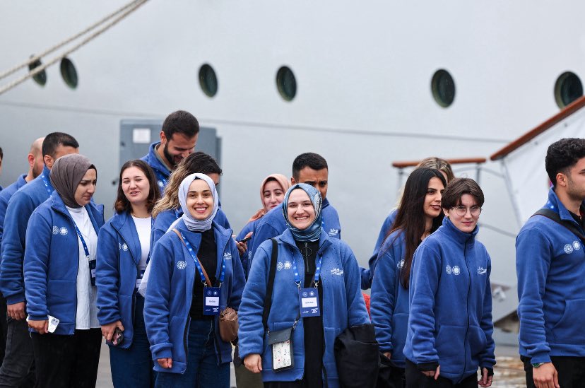 Gençler, TCG Anadolu ile Çanakkale’den İstanbul’a Zafer Yolculuğunda!  🇹🇷 

Çanakkale’den İstanbul’a geçmişten geleceğe Zaferi taşıyoruz.
#MaviVatanYolculuğu