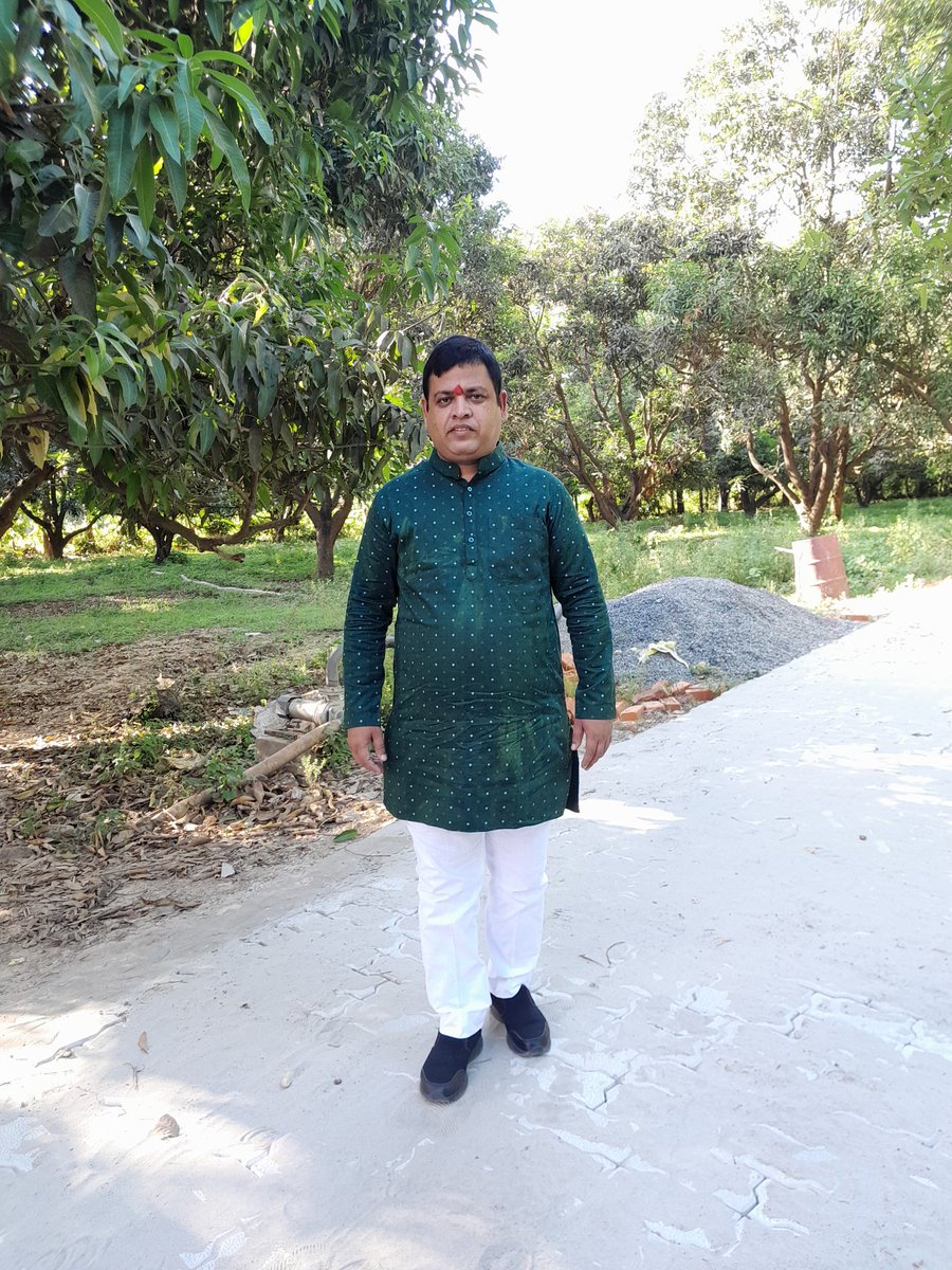 vikkimishrasp's tweet photo. “नहीं हम में कोई अनबन नहीं है ,
बस इतना है कि अब वो मन नही है !
मैं अपने आप ��ो सुलझा रहा हूँ ,
तुम्हें लेकर कोई उलझन नहीं है…!” https://t.co/YbcmuRgwJy