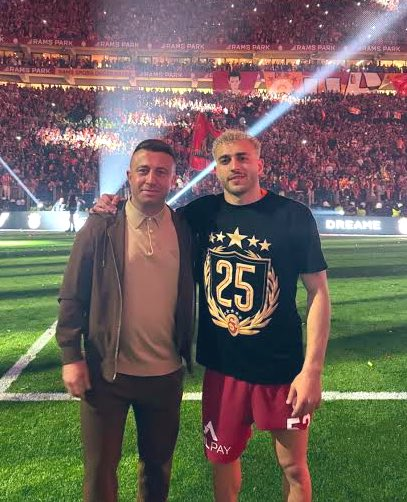 Kemal_1923_'s tweet photo. Fenerbahçe kendi takımını Galatasaray düzeyine çıkaramayınca menajer oyunlarıyla Galatasaray'ın futbolcularını ayartıp kendi çöp kadrosu seviyesine düşürmeye çalışıyor. Maalesef bu süreçte Barış Alper Yılmaz kadro dışı kalacak.
#Çakal, #Lookman, #Singo, #Ederson, #Tuncay, #Neom https://t.co/5VVcavADSv