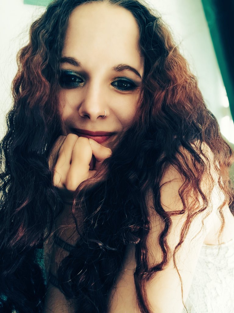 Ces dernières semaines ont été éprouvantes… La fatigue et une petite maladie (rien de grave, je vous rassure !) m’ont forcée à ralentir. J’ai traversé des jours où tout me paraissait lourd, où j’avais du mal à retrouver mon énergie et mon sourire. Mais petit à petit, à mon