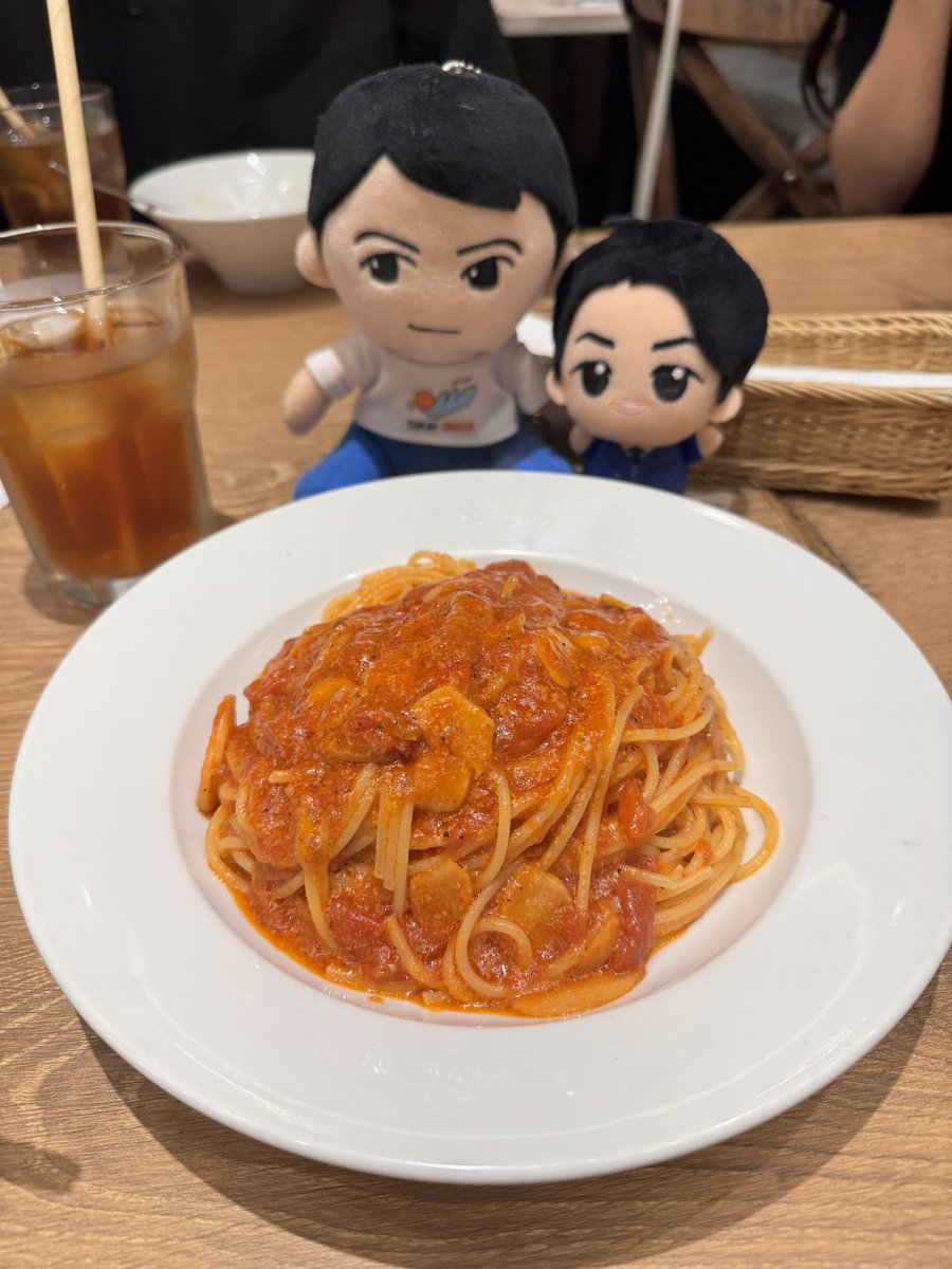 TO_srmm's tweet photo. ちょい時差投稿だけど岡崎行ってきた〜！🖖
にんじんチャレンジしたけど無理すぎた😂
りょうくんおすすめのカプリチョーザ行ったよ〜💙 https://t.co/J5c7tviqUa