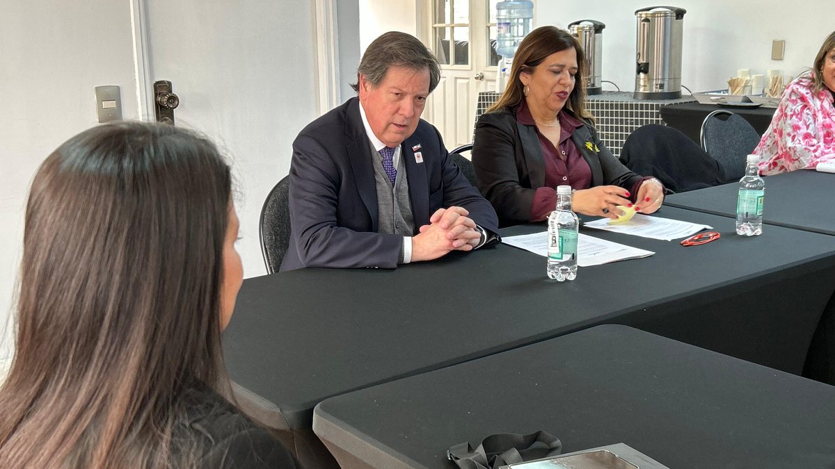 Junto a Jorge Riesco, Presidente de ChileValora sostuvimos una reunión para conocer el trabajo de este servicio público en el país, fortalecer relaciones y abordar el reforzar alianzas en apoyo de la comunidad.

#AIA #Antofagasta #ChileValora