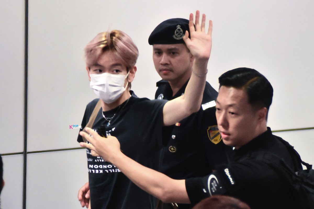 250822 BAEKHYUN @ KLIA (ICN>KUL) 🛬

Hope you’ll enjoy your stay in Malaysia, Baekhyun-ah 💙 See you tomorrow!

#BAEKHYUN #백현 #Reverie #ReverieTour #BAEKHYUNinKL #BAEKHYUNinMY #REVERIEinKL #REVERIEinMY