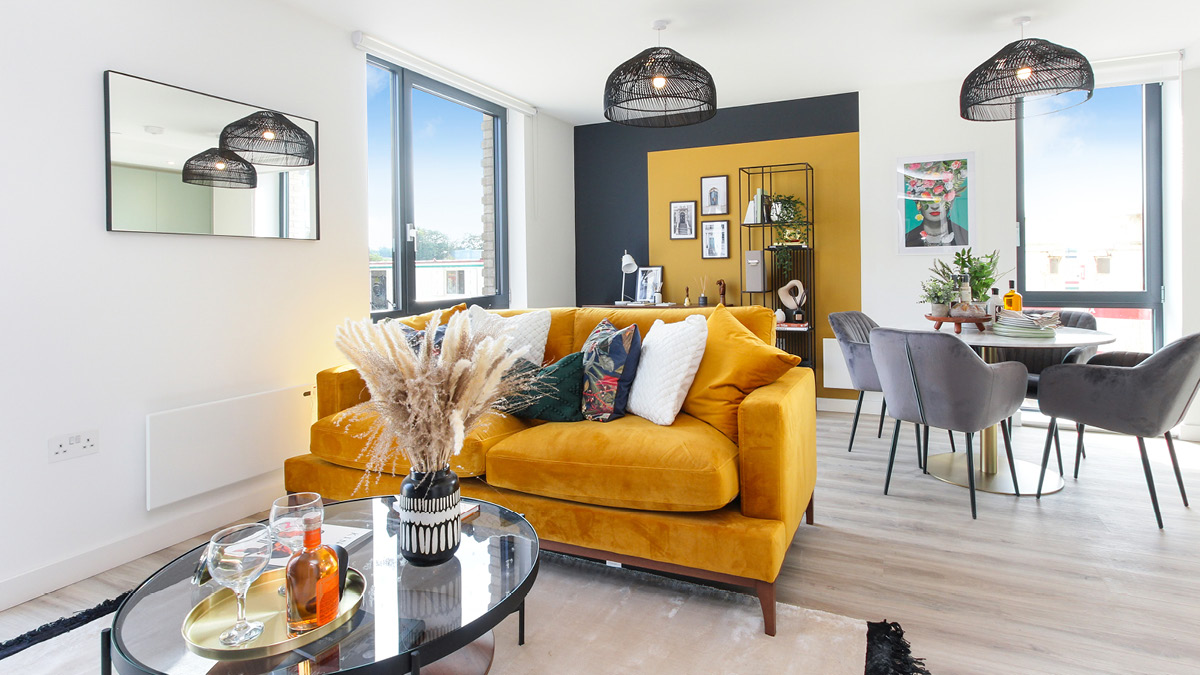 Lu2On's tweet photo. #ForSale | 8th Floor, 1 bed #apartment in #Luton £280,800.
Newbuild home with modern kitchen and contemporary bathroom with integrated Zanussi appliances.
A ready-to-move-in home with triple-glazed, floor-to-ceiling windows which maximise light and space.
Call 01582 325 506 or DM https://t.co/EUzB9QpBc0