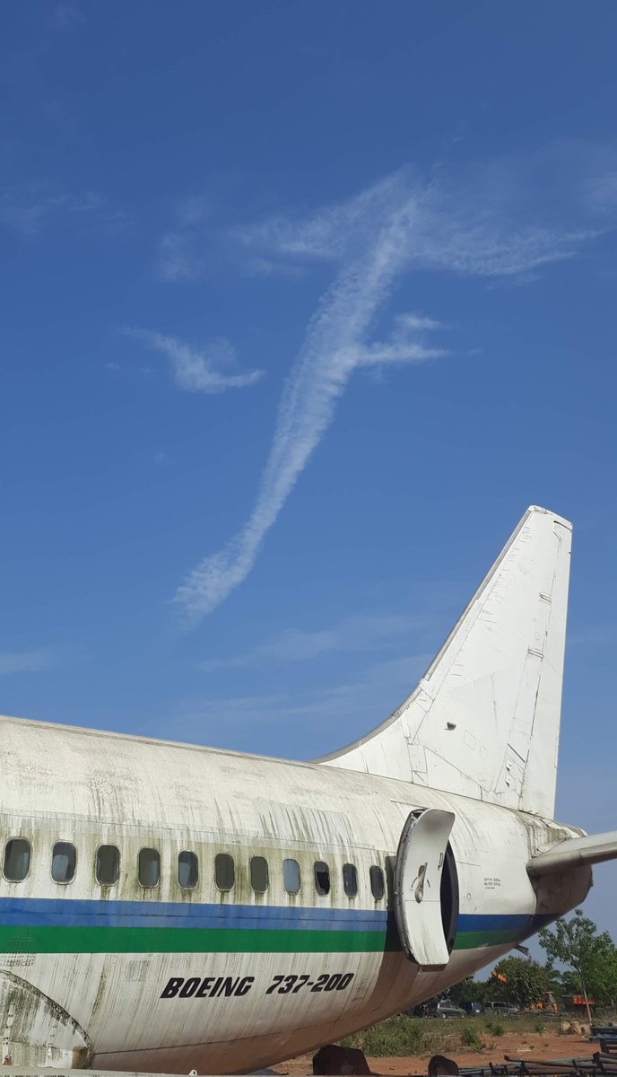 maathorubhagan's tweet image. விமானம் தரையில் நிற்க..
மேகம் ☁️ டேக் ஆஃப்..!
நான் தான் எடுத்ததா சந்தேகமா இருந்திச்சு 😂
#விழிமொழி 
#HappyMadrasDay ❤️