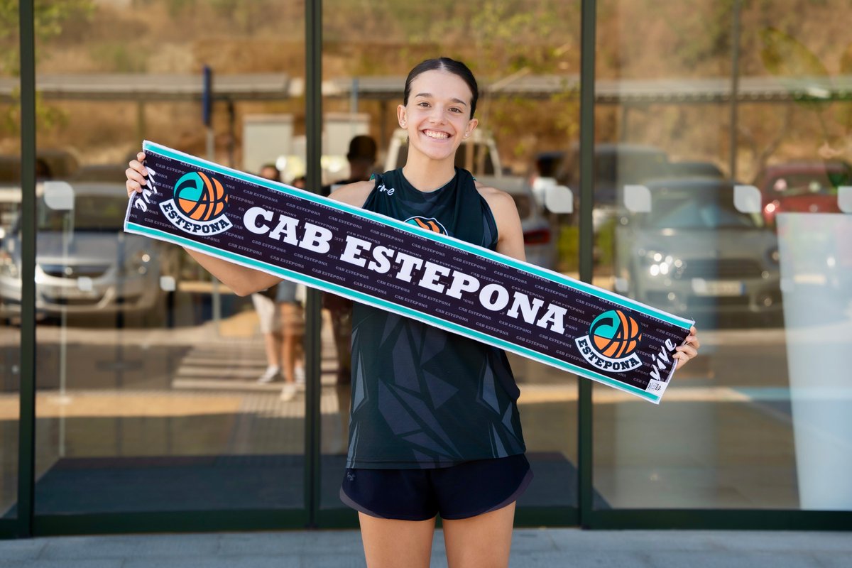 ¡Ya están aquí!

Las primeras jugadoras han llegado a Estepona 🥳

<a href="/Noeliamasia/">Noelia Masiá</a>, <a href="/marina12gea/">Marina Gea</a> y <a href="/AlmaBourgarel/">Alma Bourgarel</a>, las más madrugadoras en aterrizar en la Costa del Sol

📂Plantilla #LFEndesa ➡️ 27,27% completado