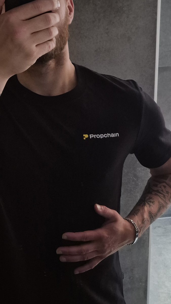 Joris_Grows's tweet photo. @PropChainGlobal DAO merch! 👀

Quality on point. Time to represent the best RWA project! @PropGlobal

#propc #PROPCHAIN https://t.co/96PJVBO2U8