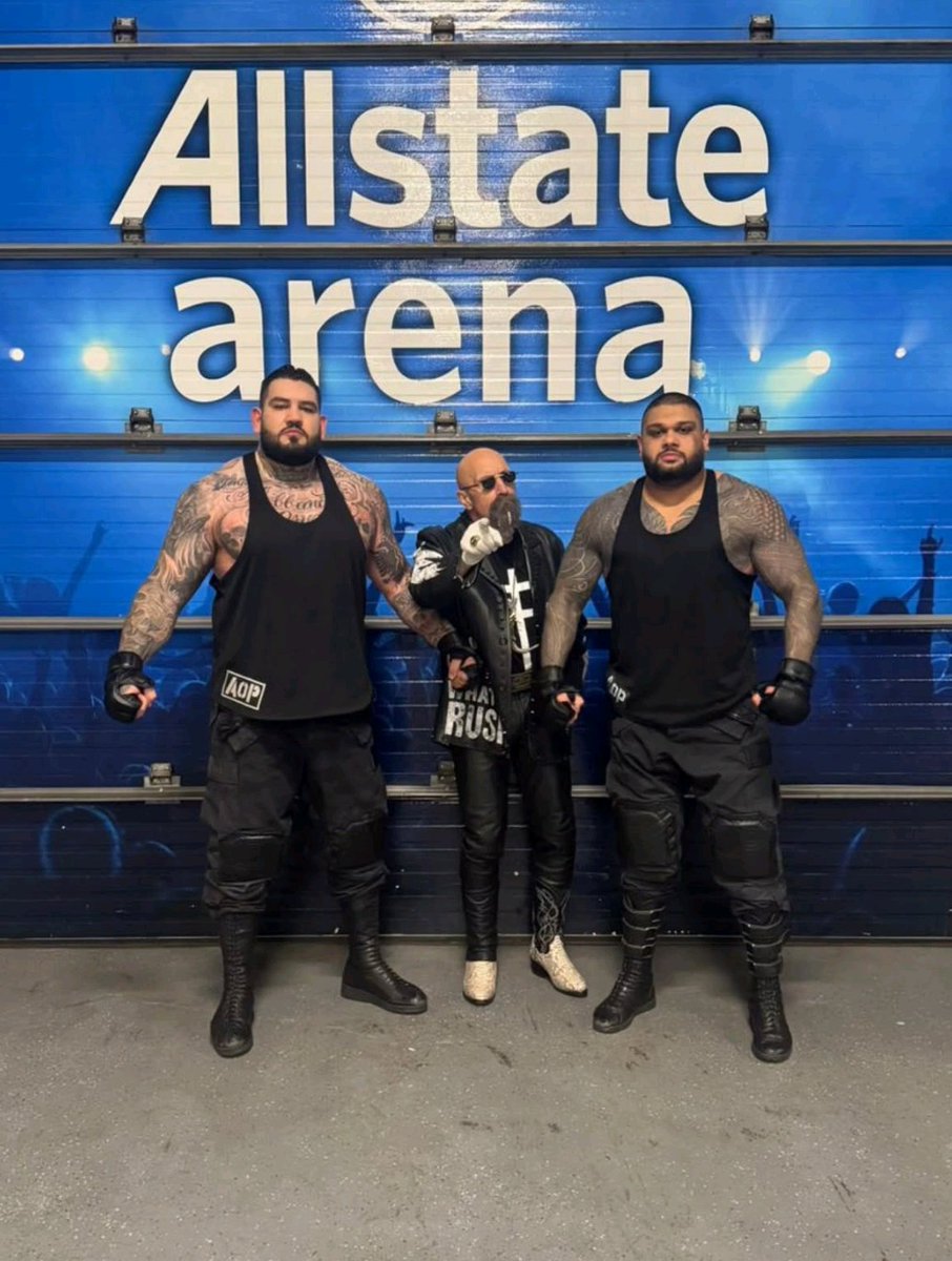 naomiusos_girl's tweet image. Happy Birthday to the mind of the most brutal tag team @PaulElleringWWE #AOP
