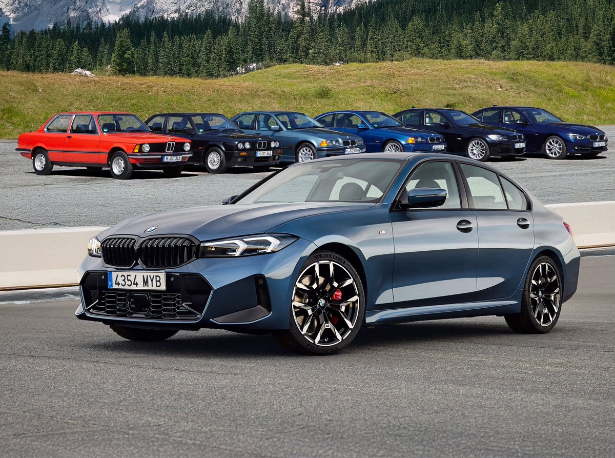 ¡Feliz 50 aniversario! 

El BMW Serie 3 celebra medio siglo historia. Cinco décadas que se resumen en 7 generaciones plagadas de éxitos de la berlina deportiva por excelencia creada por BMW a mediados de los 70. Sin duda, una armoniosa combinación entre tradición y modernidad.