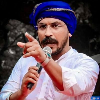 Priyanshu Kumar (@priyanshu__63) on Twitter photo देश के बहुजनों, याद रखो सिर्फ यही नेता आपको सभी अधिकारों तक पहुंच प्रदान करवा सकता है। सिर्फ यही है जिसके नेतृत्व में वास्तविक मुद्दों की राजनीति को केंद्रित किया जाएगा
बाकी आप कहीं भी हाथ-पांव मारकर गढ्ढे करते रहो, हर जगह जात-पात और संप्रदायवाद की गंदगी निकलेगी
<a href="/BhimArmyChief/">Chandra Shekhar Aazad</a> देश के बहुजनों, याद रखो सिर्फ यही नेता आपको सभी अधिकारों तक पहुंच प्रदान करवा सकता है। सिर्फ यही है जिसके नेतृत्व में वास्तविक मुद्दों की राजनीति को केंद्रित किया जाएगा
बाकी आप कहीं भी हाथ-पांव मारकर गढ्ढे करते रहो, हर जगह जात-पात और संप्रदायवाद की गंदगी निकलेगी
<a href="/BhimArmyChief/">Chandra Shekhar Aazad</a>