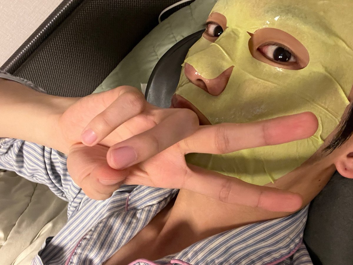 쭌 (@jh0911h) on Twitter photo green mask😭😭 green mask😭😭