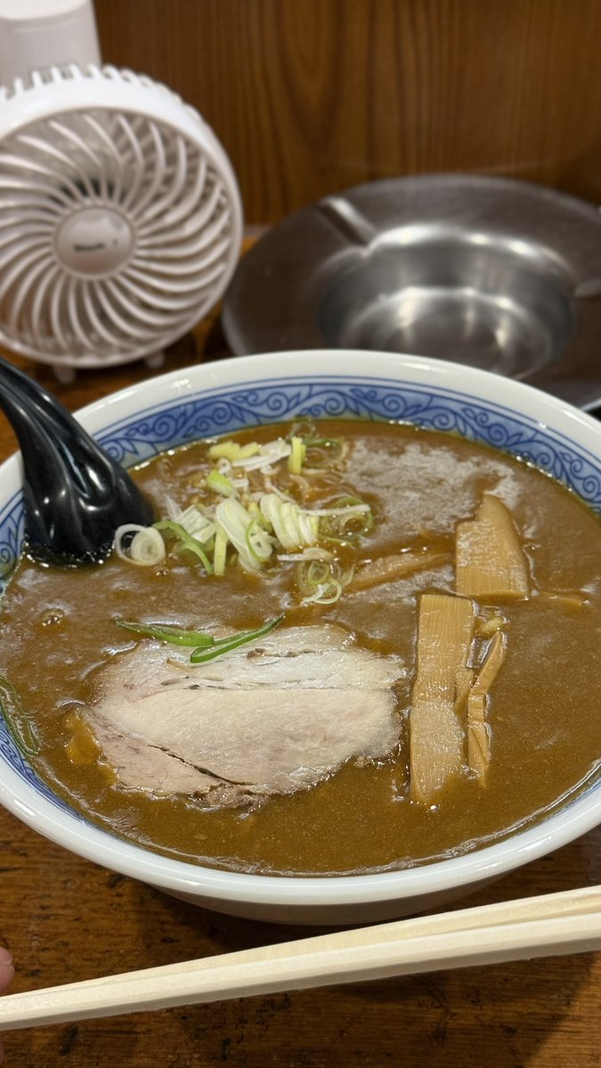 xp1031's tweet photo. 締めのカレーラーメンってほんまギルティ
腹パンパン過ぎて、しぬ！！！ https://t.co/mwbsE0S7DJ