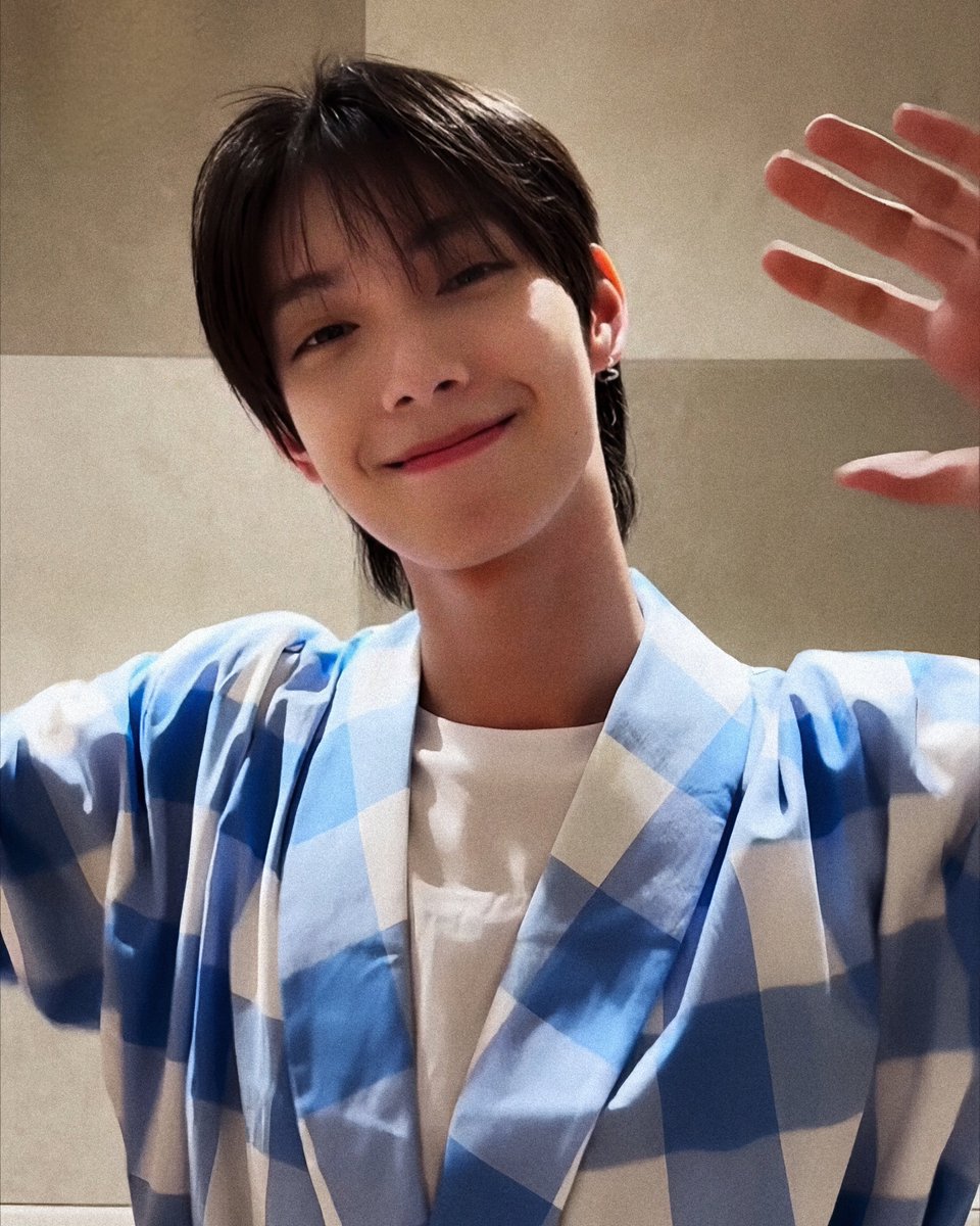 liyuspics's tweet photo. lobudans don’t forget to vote for liyu today! 

#최립우 #CHUEILIYU #BOYS2PLANET #보이즈2플래닛 https://t.co/S5UMduwI2Y