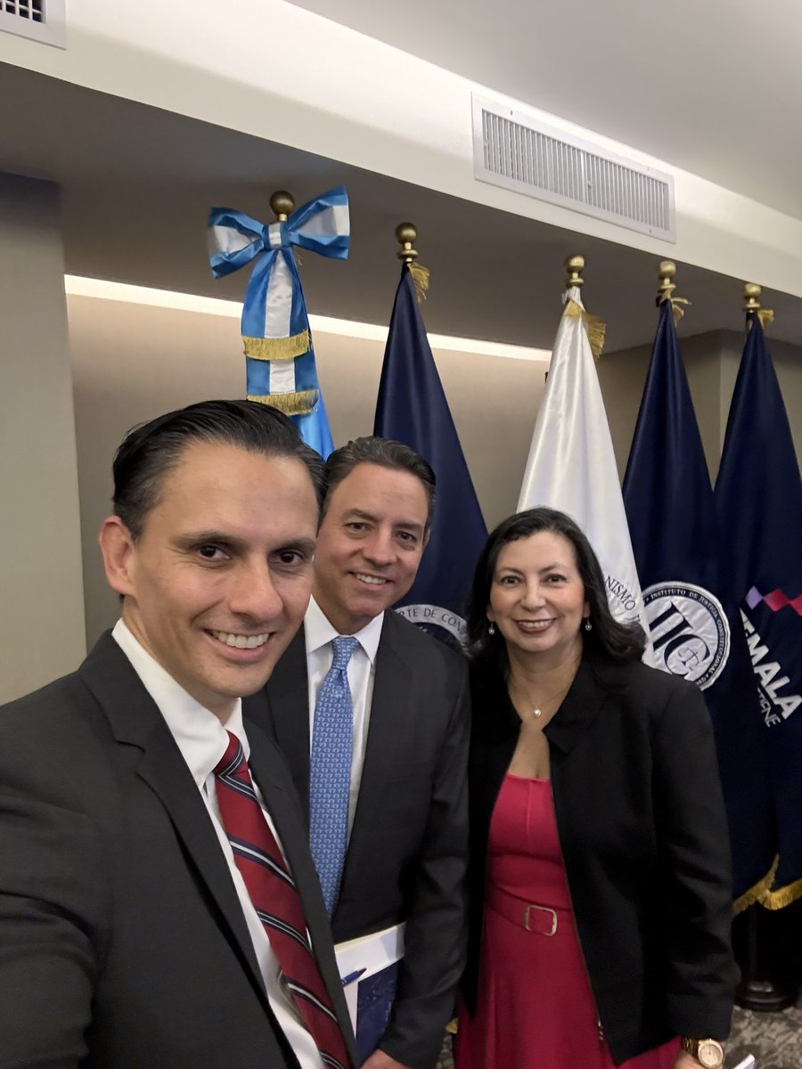FUNDESA's tweet photo. Director de Fundesa, @olivero_stefano brindó un mensaje de bienvenida hoy en el Diálogo Jurisprudencial Constitucional organizado por @CC_Guatemala y el @OJGuatemala #GuatemalaNoSeDetiene https://t.co/RImZ4z92Tz