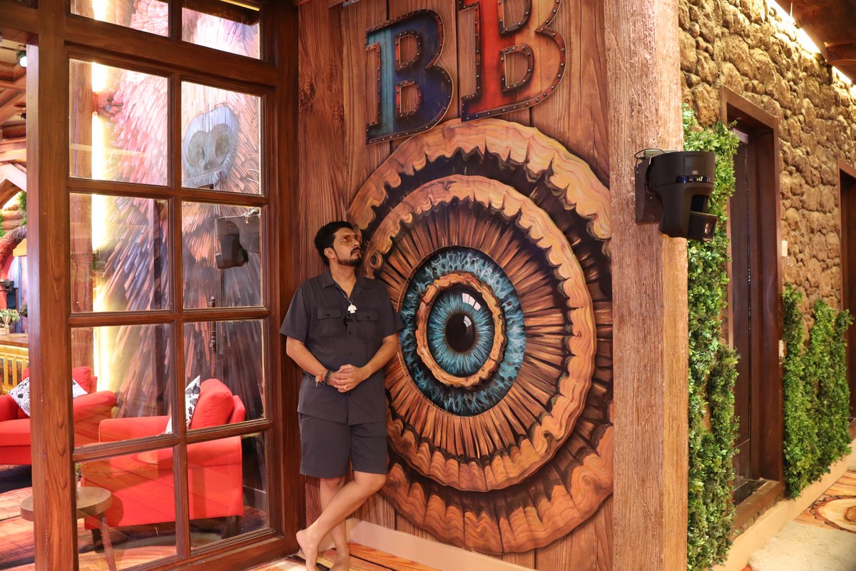 Bollywood Spy (@bollyspy) on Twitter photo Watch #BiggBoss19 Grand House Tour With RJ
<a href="/DIVYASOLGAMA/">RJ🇬️9⃣ Divya (दिव्य) Solgama</a> : Living Area, Kitchen, Bedroom, Assembly Room, Confession Room
👉youtu.be/kWfaA1aCDOs Watch #BiggBoss19 Grand House Tour With RJ
<a href="/DIVYASOLGAMA/">RJ🇬️9⃣ Divya (दिव्य) Solgama</a> : Living Area, Kitchen, Bedroom, Assembly Room, Confession Room
👉youtu.be/kWfaA1aCDOs