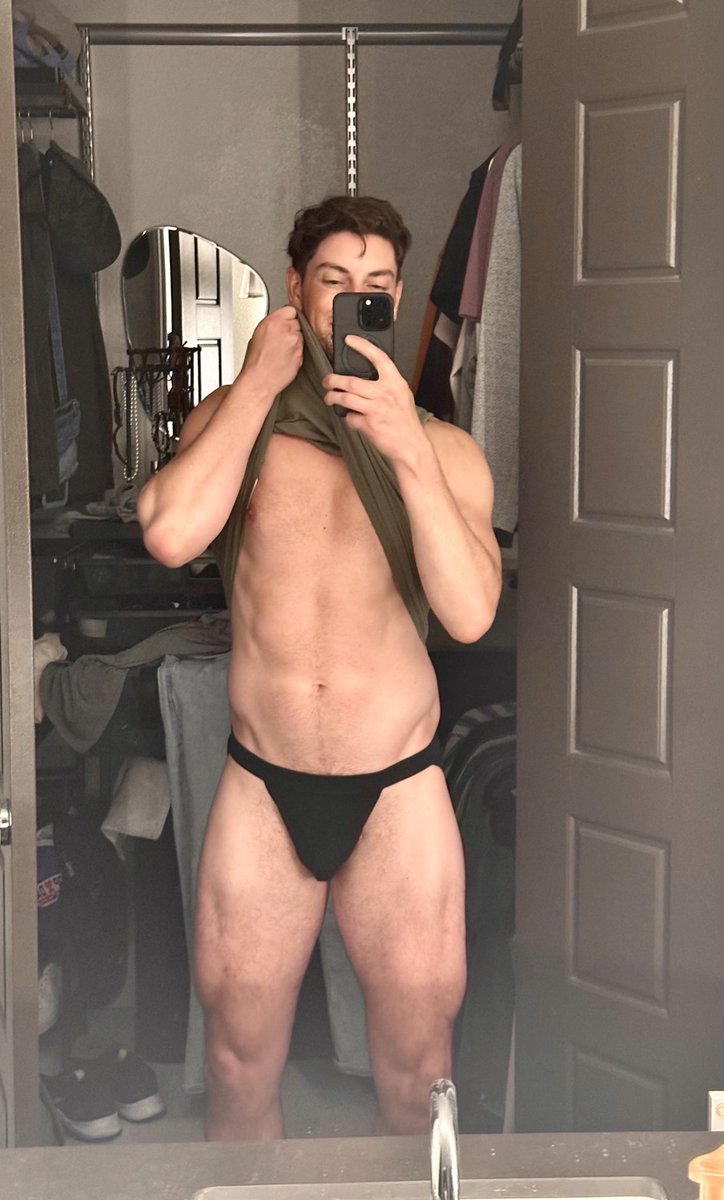 codycotyc's tweet photo. who’s going to help me have a good friday? https://t.co/8LymnpMgpk