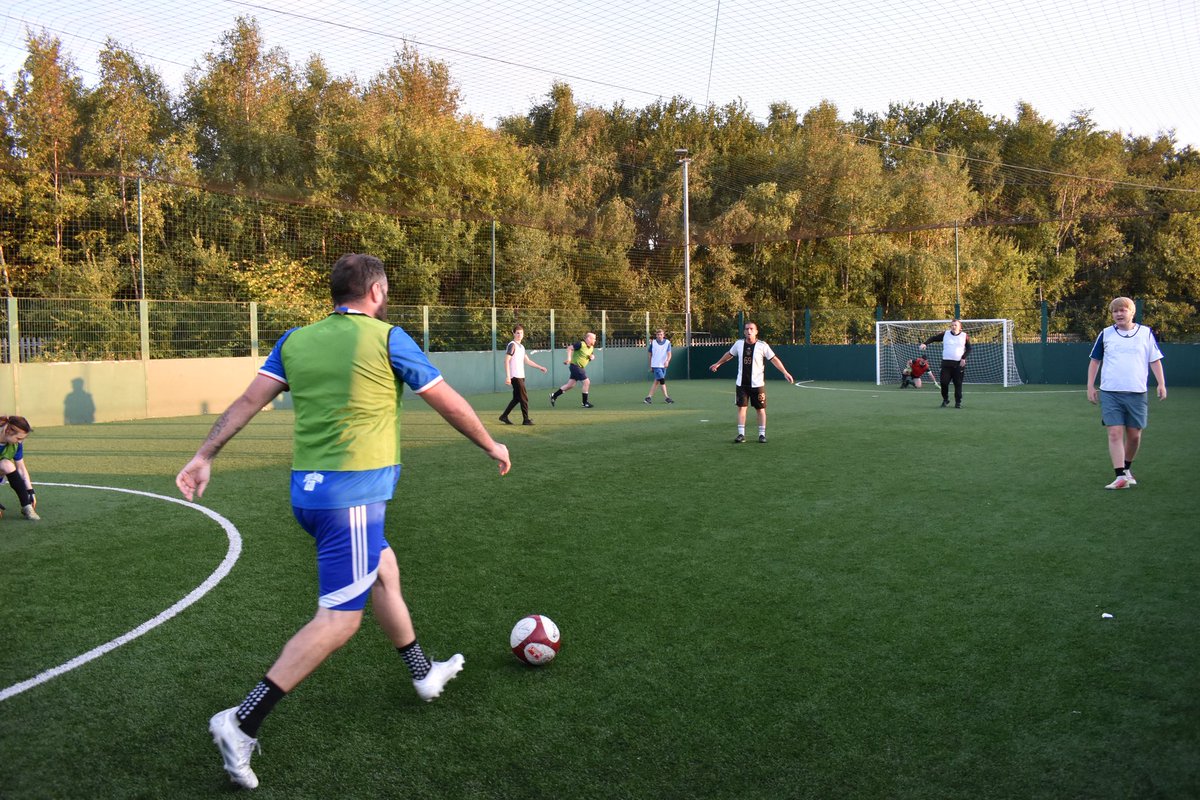 HeadStart tweet media