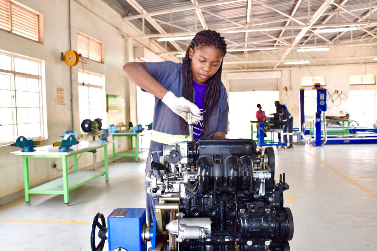 UVTABOfficial's tweet image. Students undertaking practical assessments in various informal TVET occupations by UVTAB at Ntinda VTI on 22nd August 2025. Ntinda VTI, supported by KOICA, is among the six Vocational Training Institutes skilling the youth at Levels 1 and 3,