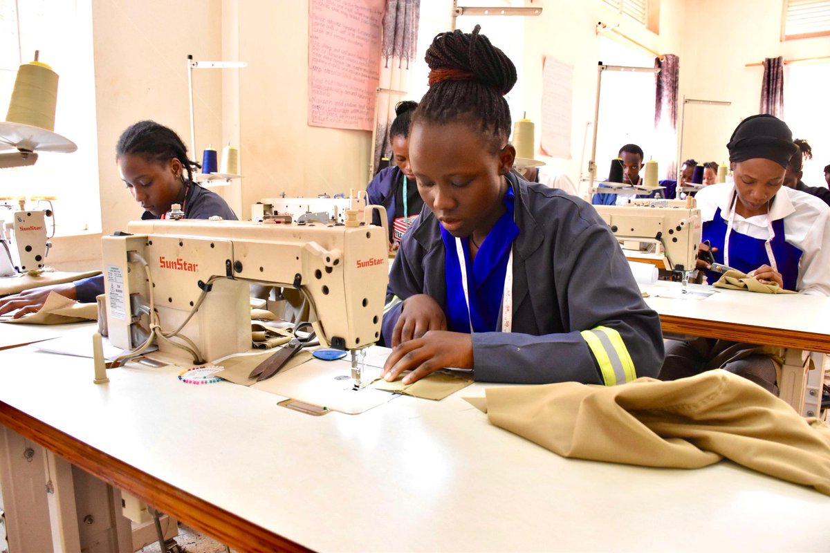 UVTABOfficial's tweet image. Students undertaking practical assessments in various informal TVET occupations by UVTAB at Ntinda VTI on 22nd August 2025. Ntinda VTI, supported by KOICA, is among the six Vocational Training Institutes skilling the youth at Levels 1 and 3,