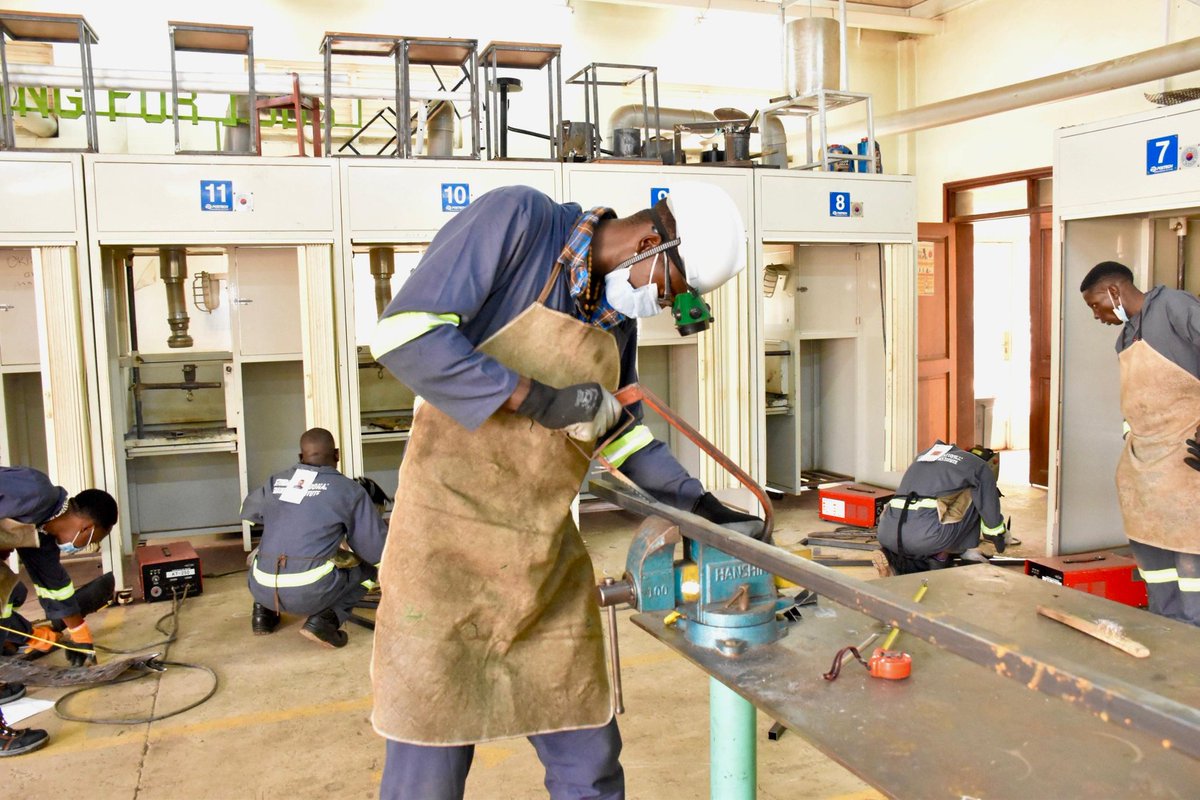 UVTABOfficial's tweet image. Students undertaking practical assessments in various informal TVET occupations by UVTAB at Ntinda VTI on 22nd August 2025. Ntinda VTI, supported by KOICA, is among the six Vocational Training Institutes skilling the youth at Levels 1 and 3,