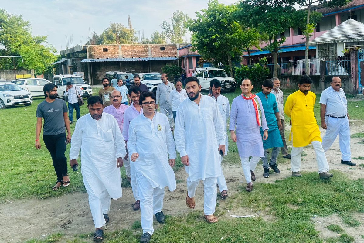 Nadeem Javed (@nadeemjavedinc) on Twitter photo जननायक श्री <a href="/RahulGandhi/">Rahul Gandhi</a> जी की, आगामी 24 अगस्त को अररिया में प्रस्तावित ऐतिहासिक #VoterAdhikarYatra के सिलसिले में आज यात्रा मार्ग का व्यापक निरीक्षण किया।
इस दौरान ज़िला पदाधिकारी, ज़िला पुलिस अधीक्षक एवं अन्य संबंधित अधिकारियों से मुलाक़ात कर सुरक्षा व्यवस्था और अन्य आवश्यक जननायक श्री <a href="/RahulGandhi/">Rahul Gandhi</a> जी की, आगामी 24 अगस्त को अररिया में प्रस्तावित ऐतिहासिक #VoterAdhikarYatra के सिलसिले में आज यात्रा मार्ग का व्यापक निरीक्षण किया।
इस दौरान ज़िला पदाधिकारी, ज़िला पुलिस अधीक्षक एवं अन्य संबंधित अधिकारियों से मुलाक़ात कर सुरक्षा व्यवस्था और अन्य आवश्यक