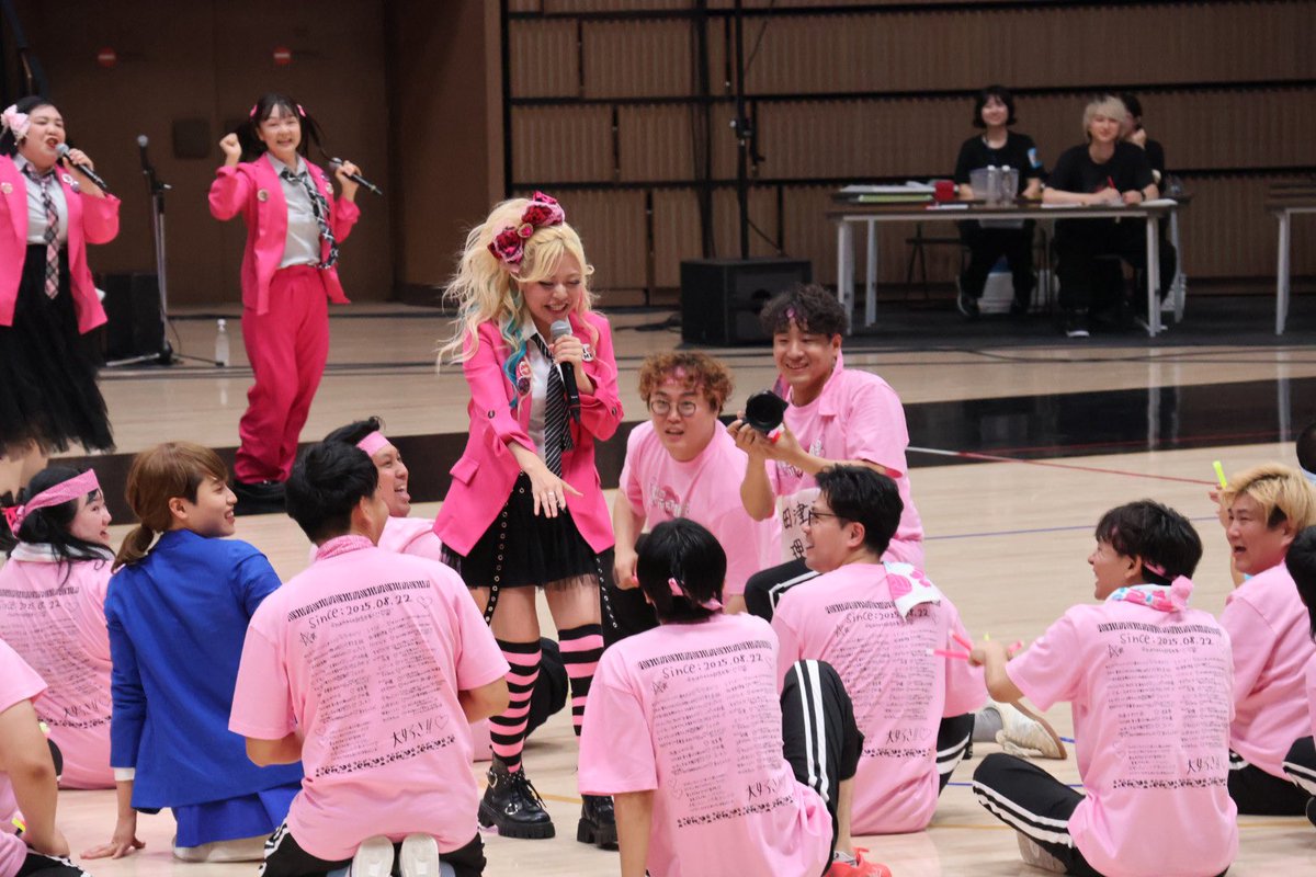 rzrz04elf918's tweet photo. 荒川ちゃんと永見さんが出会う瞬間🥹🥹🥹
オタクは尊死でございました。
#真夏のぶちアゲドッヂボール大会 https://t.co/ktT1dfbURn