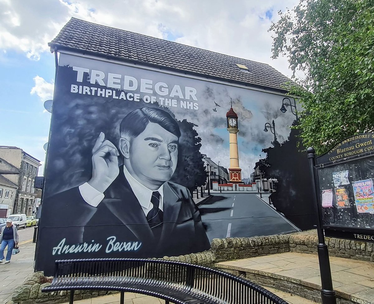 Walls By Paul is over the moon with his wall painting in Commercial Street #Tredegar.  Great idea by Karen Morgan of <a href="/BlaenauGwentCBC/">Blaenau Gwent CBC</a>. Paul thanks Karen for the opportunity to realise her vision!

<a href="/TredegarCouncil/">Tredegar Town Counci</a> <a href="/BlaenauGwentMP/">Nick Smith MP</a>
<a href="/AlunDaviesMS/">Alun Davies AS / MS 🏴󠁧󠁢󠁷󠁬󠁳󠁿🇪🇺</a>

#AneurinBevan #Nye #TredegarWales