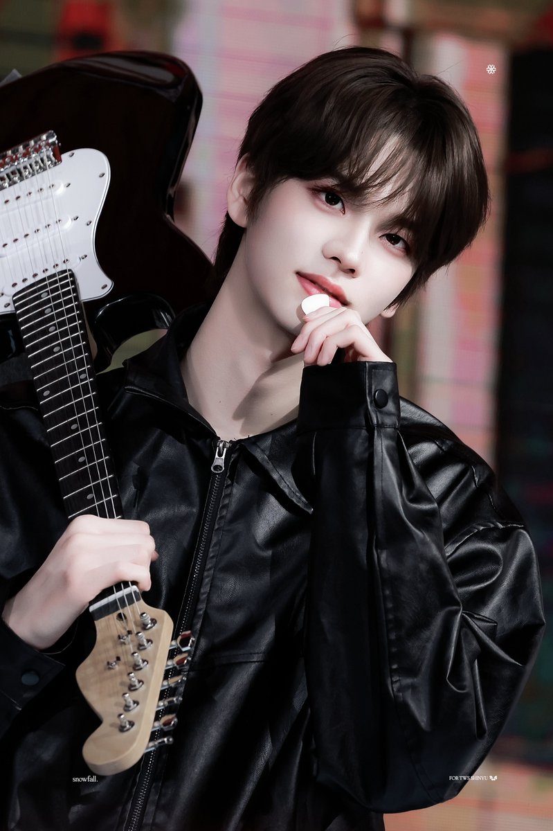 snowfall1107's tweet photo. 250517 조은뮤직

🎸🎵

#TWS #투어스 #247WithUs 
#SHINYU #신유 #신정환 https://t.co/dZVO0Kp2ak