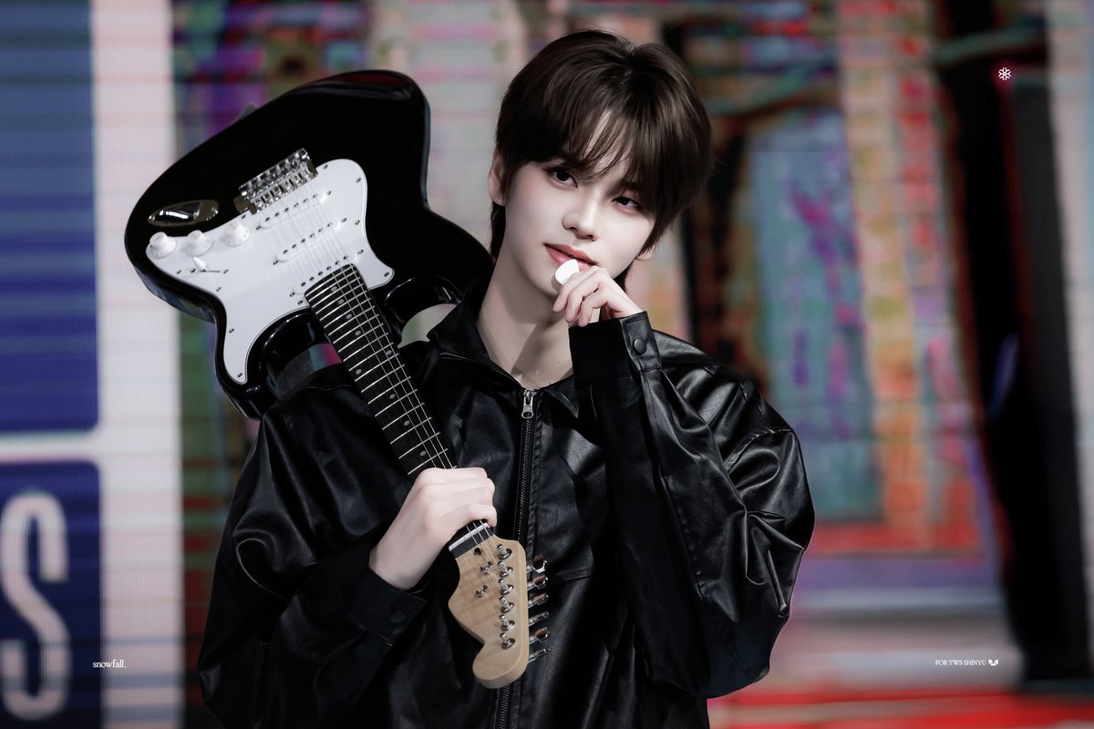 snowfall1107's tweet photo. 250517 조은뮤직

🎸🎵

#TWS #투어스 #247WithUs 
#SHINYU #신유 #신정환 https://t.co/dZVO0Kp2ak