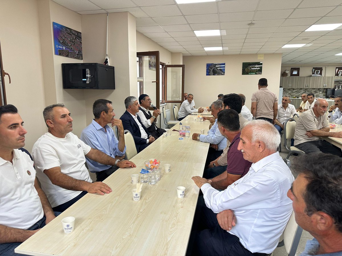 Ahirete irtihal eden Mehmet Önalan amcamızın ailesine taziye ziyaretinde bulunduk.

Ailesi ve yakınlarına sabırlar diliyorum, Allah rahmet eylesin, mekanı cennet olsun inşallah.