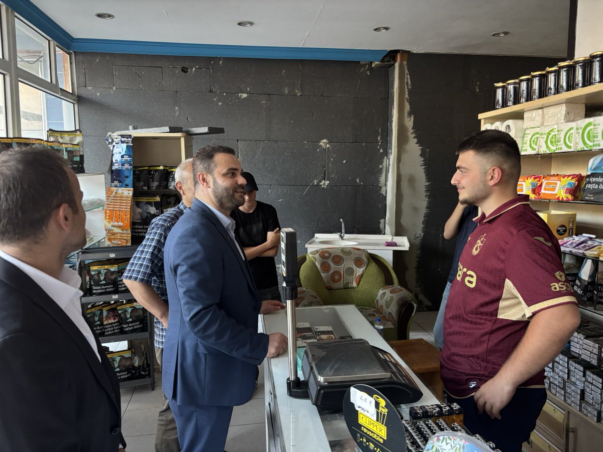 📍 Düzköy
Bugün Düzköy’de esnaf kardeşlerimizi ziyaret ettik. Sohbet ettik, sıkıntılarını dinledik, beklentilerini not ettik. Milletimizin sesi ve sözü olmaya gayret ettik.

Bizim için siyaset, sadece seçim zamanı hatırlamak değil; her koşulda milletimizin yanında olmaktır.