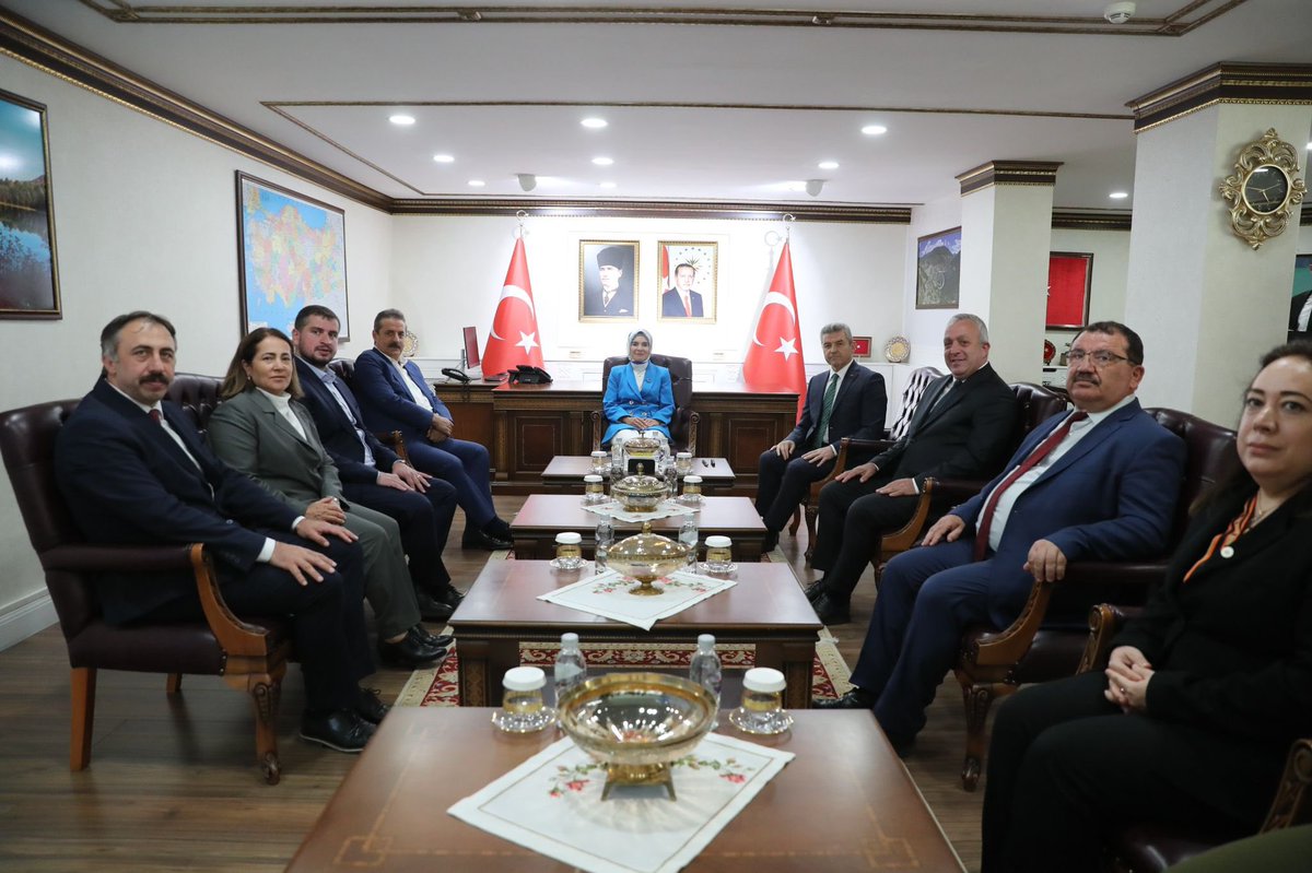 📍Artvin

Bakanımız Sn. Mahinur Özdemir Göktaş, Artvin Valiliğini ziyaret etti. Vali Dr. Turan Ergün'den #AileYılı kapsamında şehirde yürütülen çalışmalara ilişkin bilgi aldı.