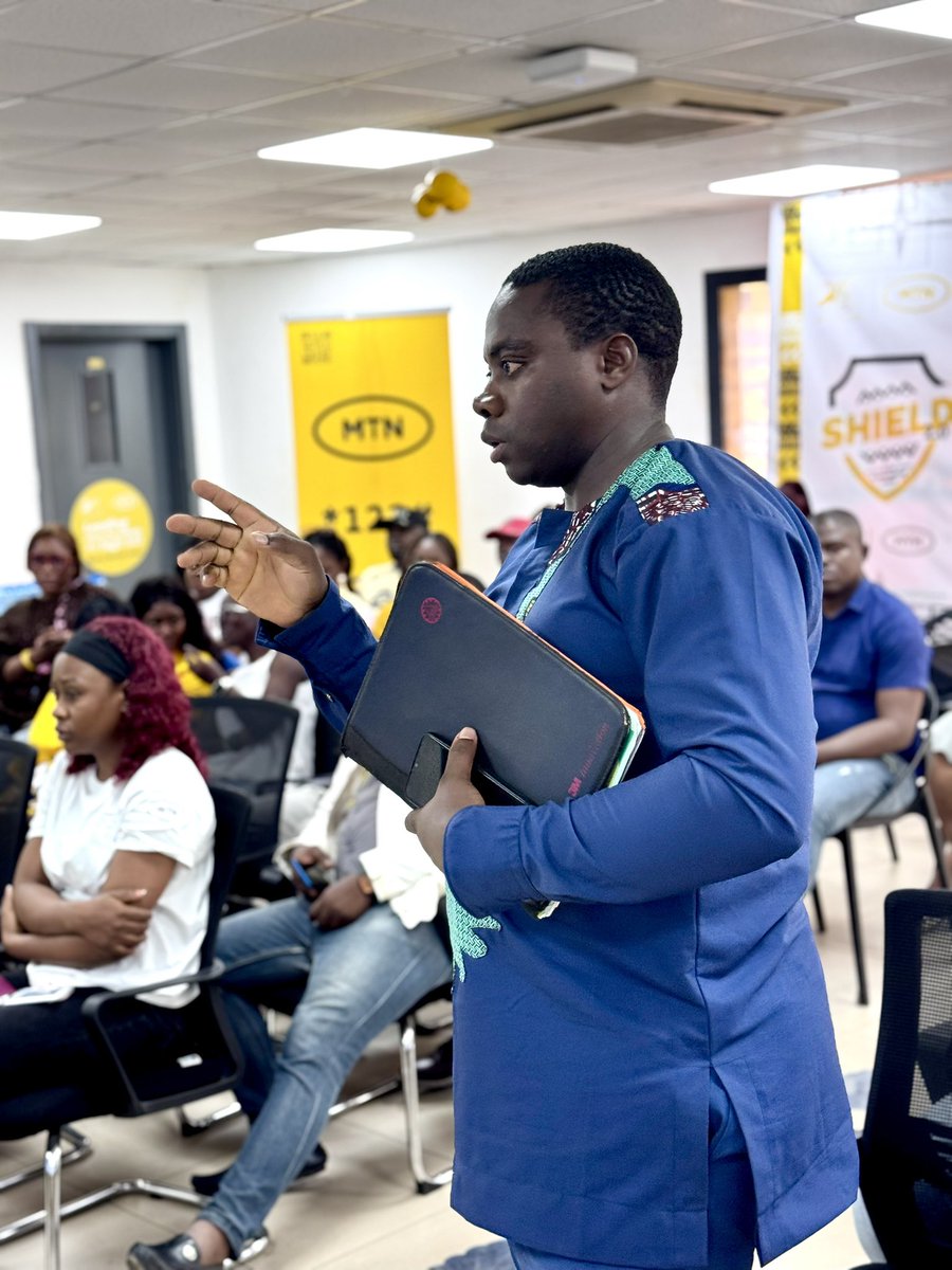 MTNCameroon's tweet photo. ❓ The Q&A session is underway! @MTNCameroon staff are engaging directly with our speakers. Insightful questions, honest reflections, and shared solutions. This is how change begins.
#HelpChildrenBeChildren #DoingGoodTogether #DoingForTomorrowToday https://t.co/FU84WTtciP
