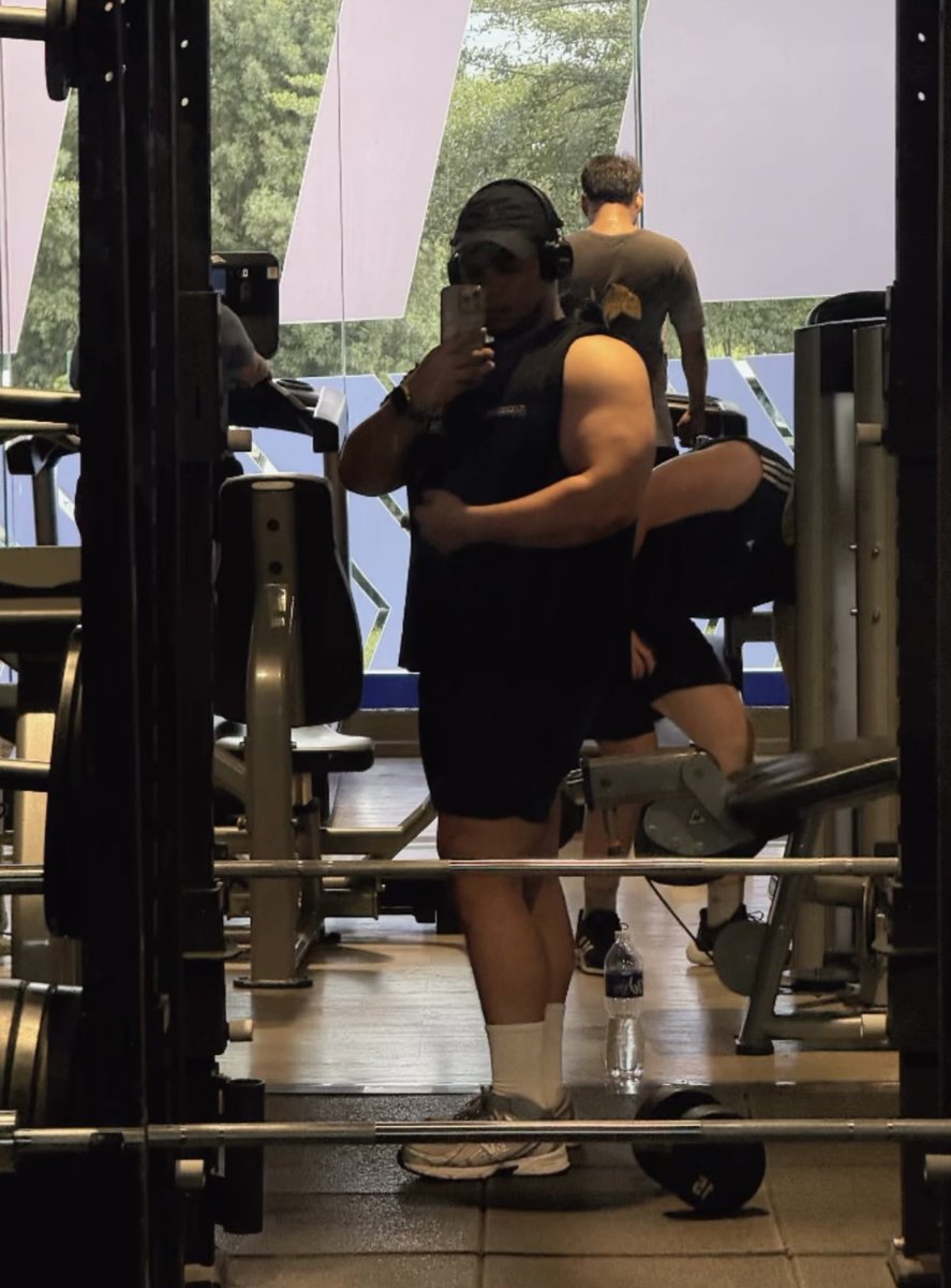 M 🅰️ K tweet media