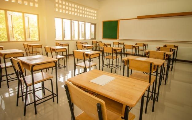 Educación ultima la organización del inicio del curso escolar el 10 de septiembre en el caso de Infantil y Primaria. En breve se convocarán reuniones para definir el dispositivo de seguridad en los accesos, con directores y el Consejo Escolar Municipal 
 buff.ly/WytrF4N