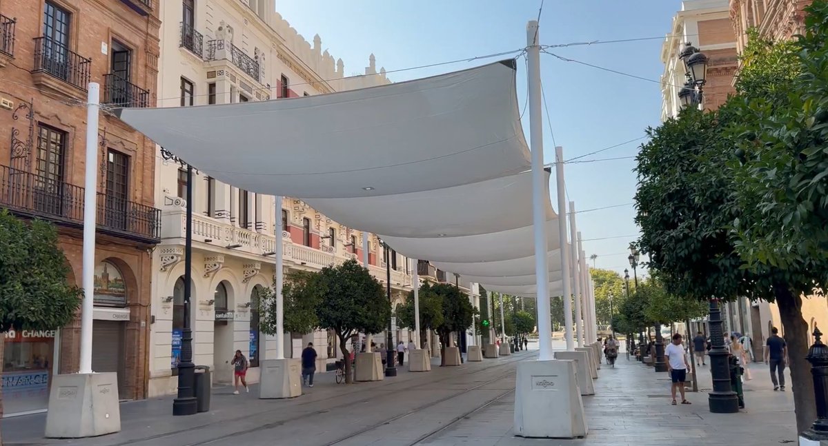 Dani Parker (@nasirgan) on Twitter photo <a href="/Ayto_Sevilla/">Ayuntamiento de Sevilla</a> 🚫68 metros de toldo.
🚫Tapando más al tranvía que al peatón que circula por los bordes de la calle.
🚫Invadiendo el carril bici.
🚫Fijados en fachadas de edificios protegidos por patrimonio cultural.
🚫A finales de agosto.
🚫291.974€
✅No es magia, son tus impuestos. <a href="/Ayto_Sevilla/">Ayuntamiento de Sevilla</a> 🚫68 metros de toldo.
🚫Tapando más al tranvía que al peatón que circula por los bordes de la calle.
🚫Invadiendo el carril bici.
🚫Fijados en fachadas de edificios protegidos por patrimonio cultural.
🚫A finales de agosto.
🚫291.974€
✅No es magia, son tus impuestos.