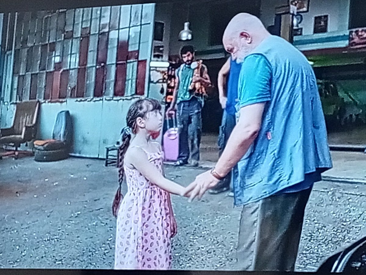 Şimdi bitirdim ve bence güzel bir film olmuş. Usta ile bağ kurma konusunu daha güçlü yazılabilirmiş ama keyifli bir film olmuş. Mert Ramazanın oyunculuğunu beğendim, o hissiyatı karşıya geçirdi. Yolu açık olsun ✨
-
#MertRamazanDemir - #MetrukAdam