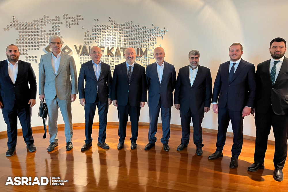 asriadgm's tweet photo. ASRİAD Genel Başkanı Cemil Yıldız, Genel Başkan Vekili Sıtkı Abdullahoğlu, Yatırım ve Projelerden Sorumlu Genel Başkan Yardımcısı İsmail Hakkı Kuran, Tahkim Kurulu Başkanı Şadi Çarsancaklı, Genç ASRİAD Başkanı Arif Tavusbay ile Genç ASRİAD Yönetim Kurulu üyeleri Fatih Kuran ve Yusuf Akbulut'tan oluşan heyet, Türkiye Katılım Bankaları Birliği (TKKB) Yönetim Kurulu Başkanı ve Vakıf Katılım Bankası Genel Müdürü Mehmet Ali Akben'e bir ziyaret gerçekleştirdi.

Yaklaşık bir saat süren ziyaret sırasında Mehmet Ali Akben, Türkiye Katılım Bankaları Birliği ve Vakıf Katılım Bankası'nın yaptığı çalışmalar hakkında bilgilendirmelerde bulundu. 

Oldukça samimi bir ortamda gerçekleşen görüşme ve ağırlama nedeniyle Mehmet Ali Akben'e teşekkür ederiz. 

#katılımbankacılığı #vakıfkatılım #katılımbankaları #öncenitelik